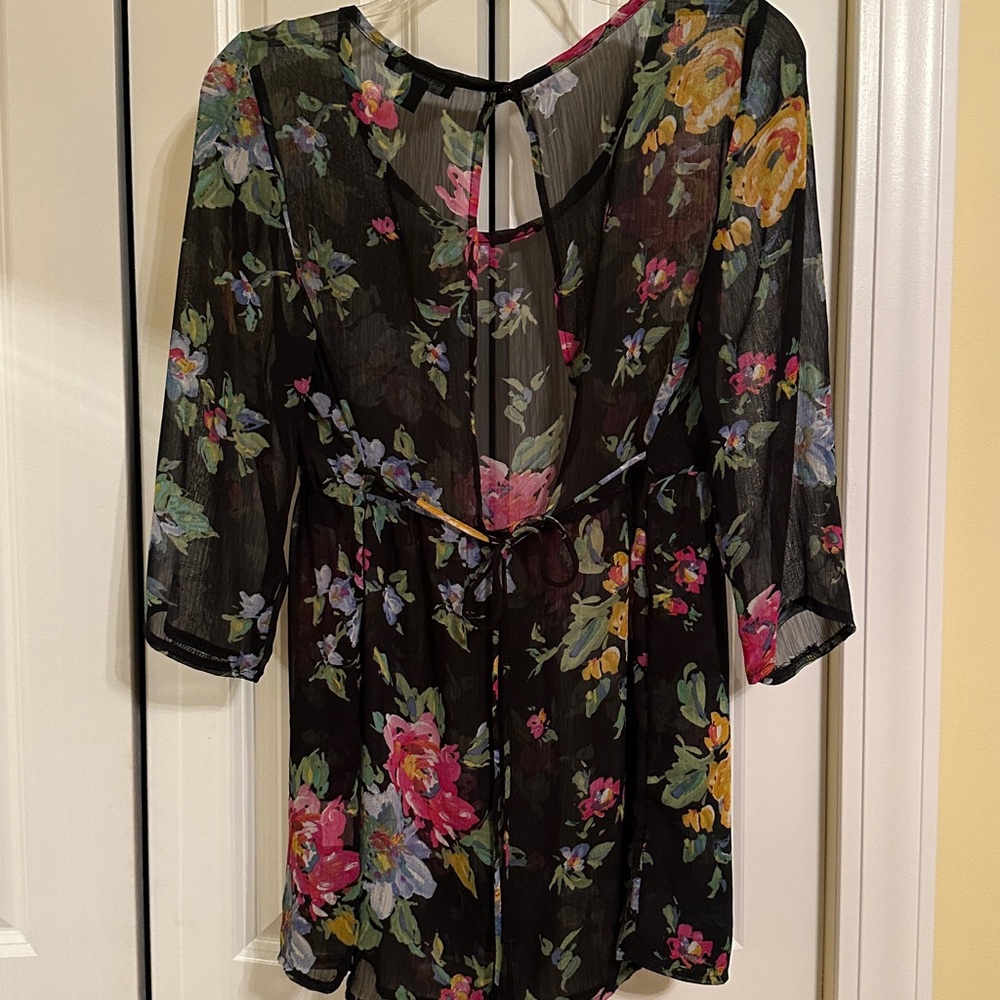 About A Girl Black Floral Sheer Blouse Size M Boho Peplum Tie Back 3/4 Sleeve - Picture 8 of 10